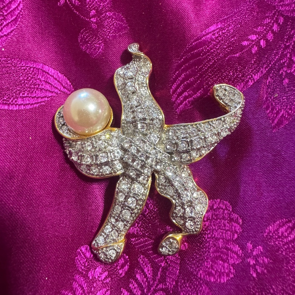 Starfish brooch vintage rhinestones and pearl